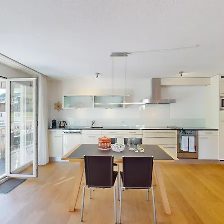 Apartment Family Oasis With Mountain View