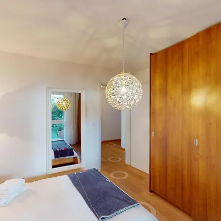 Apartment Family Oasis With Mountain View *