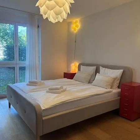 شقة Family Oasis With Mountain View Lenz