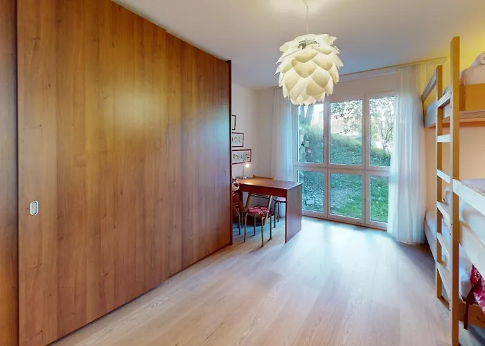 Family Ski Oasis With Mountain View